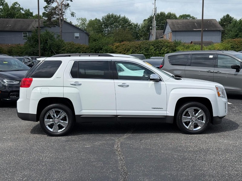 GMC Terrain Vehicle Image 02