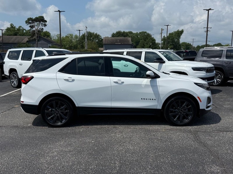 Chevrolet Equinox Vehicle Image 02