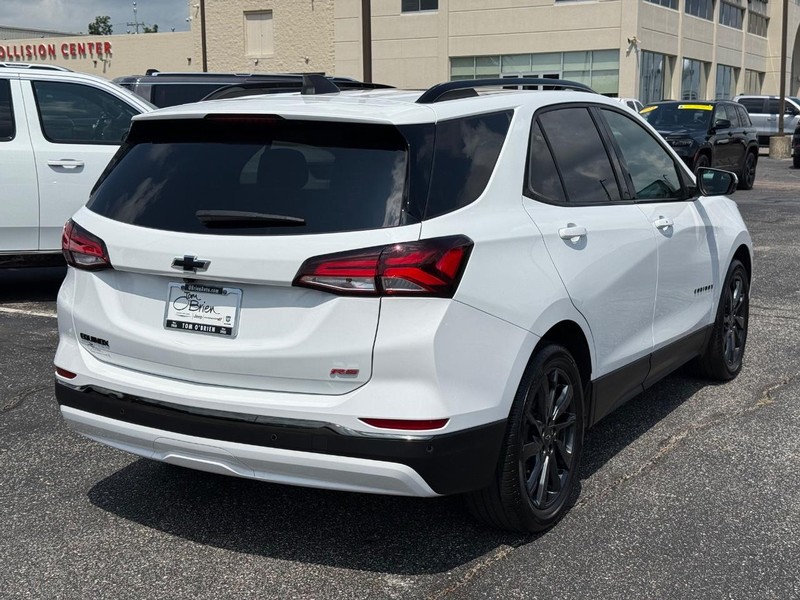 Chevrolet Equinox Vehicle Image 03