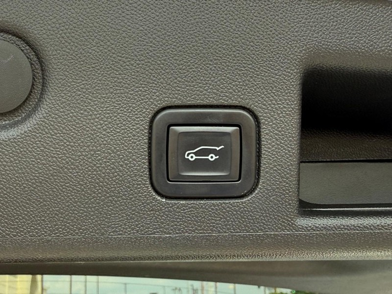 Chevrolet Equinox Vehicle Image 08