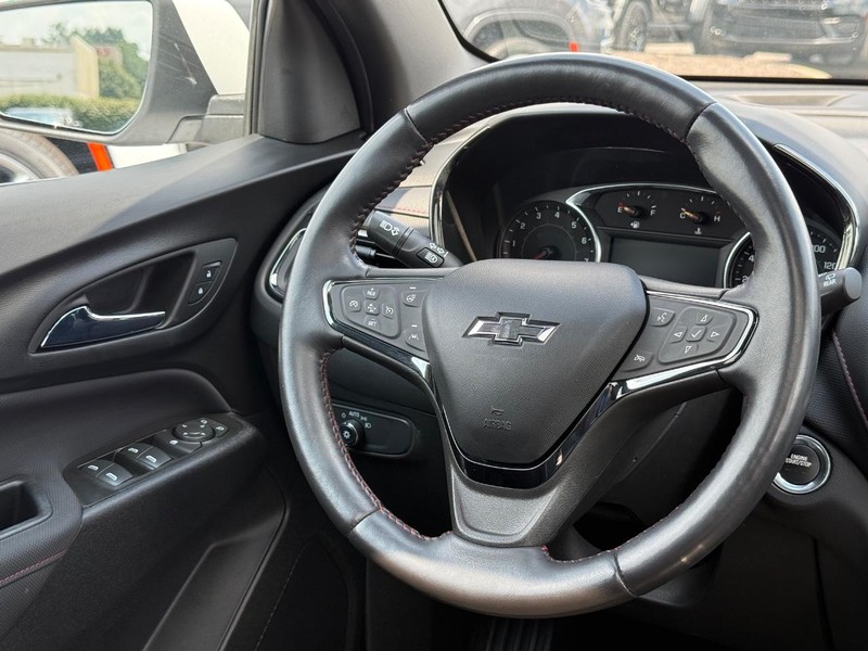Chevrolet Equinox Vehicle Image 14