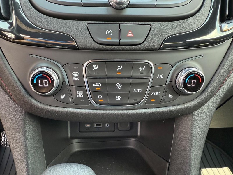 Chevrolet Equinox Vehicle Image 21
