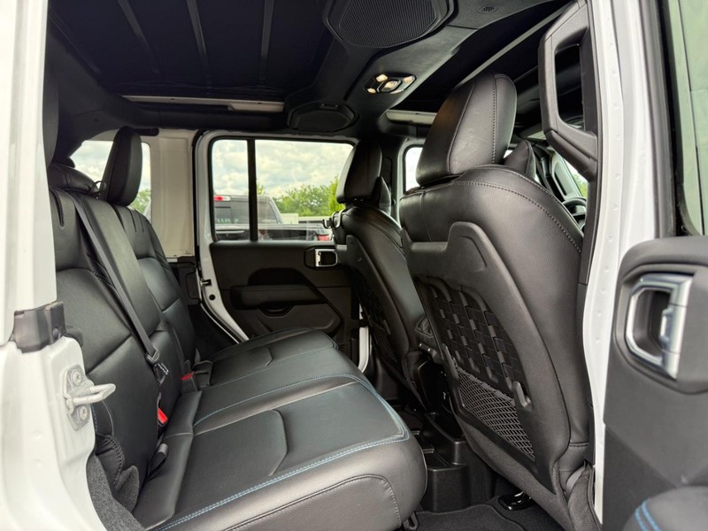 Jeep Wrangler 4xe Vehicle Image 12
