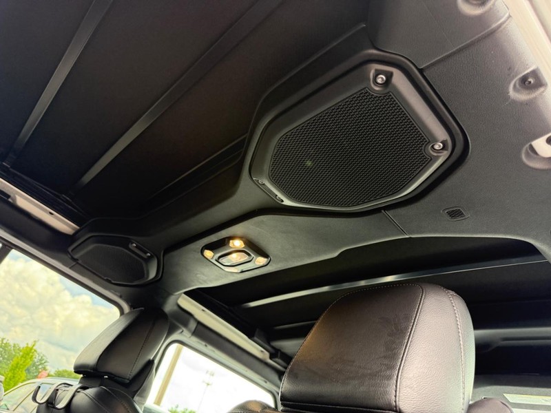 Jeep Wrangler 4xe Vehicle Image 13