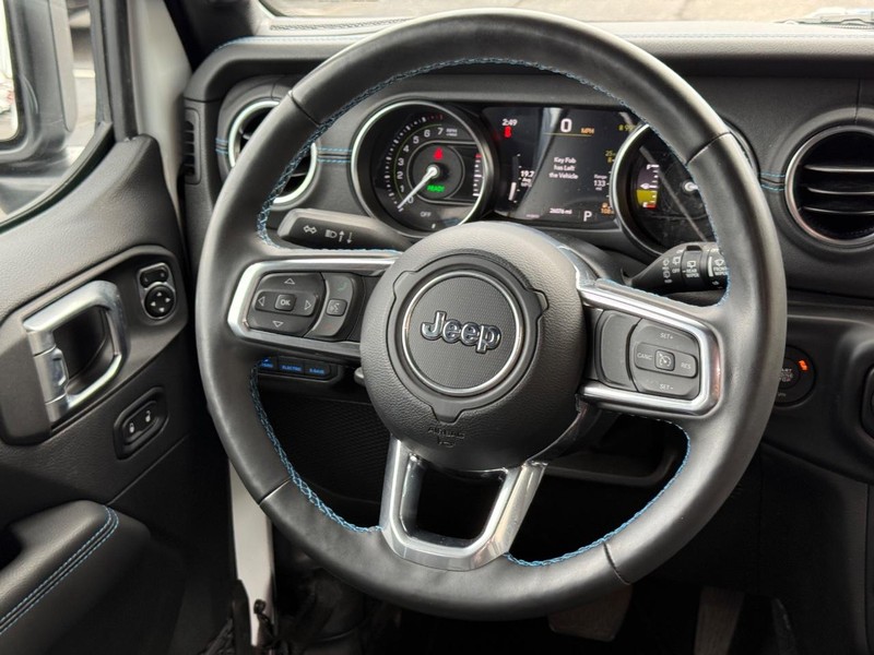 Jeep Wrangler 4xe Vehicle Image 15