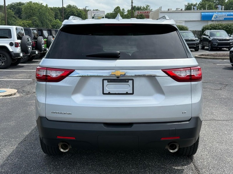 Chevrolet Traverse Vehicle Image 04