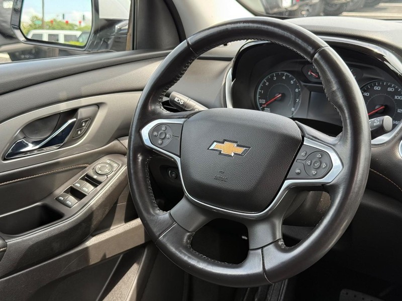 Chevrolet Traverse Vehicle Image 13