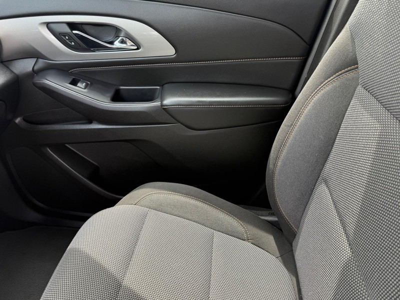 Chevrolet Traverse Vehicle Image 21