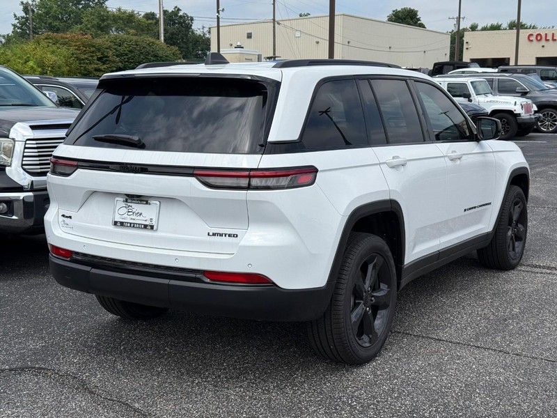 Jeep Grand Cherokee Vehicle Image 03