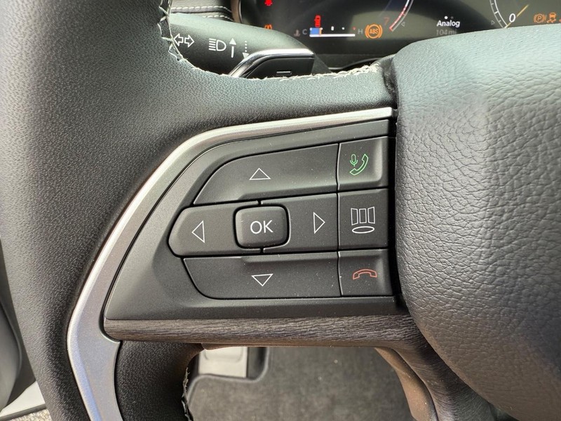 Jeep Grand Cherokee Vehicle Image 08