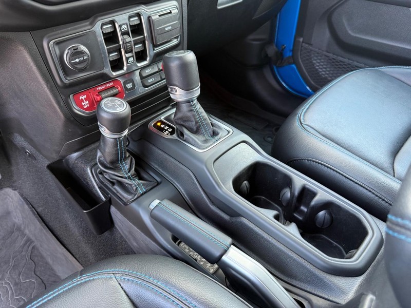 Jeep Wrangler 4xe Vehicle Image 21