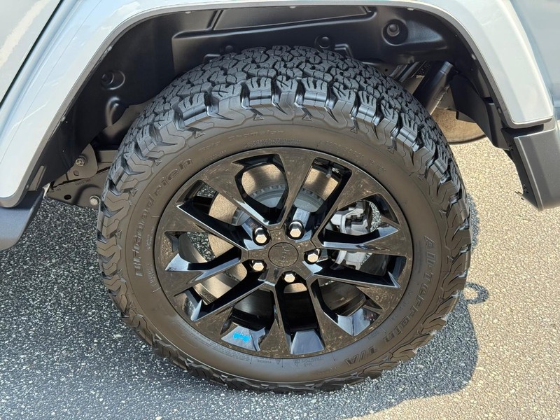 Jeep Wrangler 4xe Vehicle Image 06