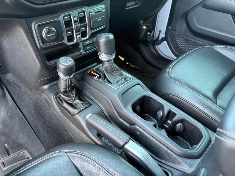 Jeep Wrangler 4xe Vehicle Image 21