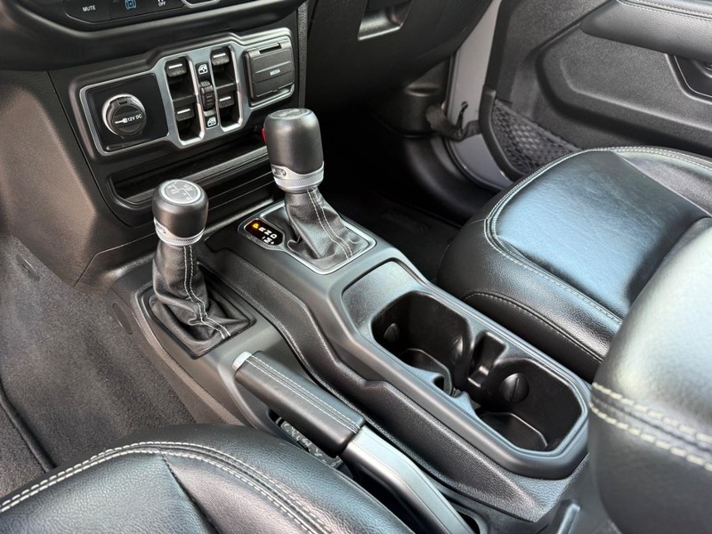 Jeep Wrangler 4xe Vehicle Image 21