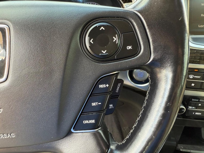 Hyundai Equus Vehicle Image 15