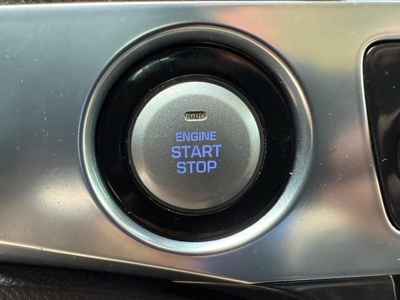 Hyundai Equus Vehicle Image 16