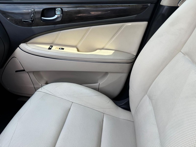 Hyundai Equus Vehicle Image 22
