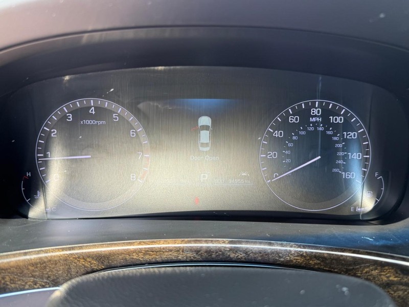 Hyundai Equus Vehicle Image 24