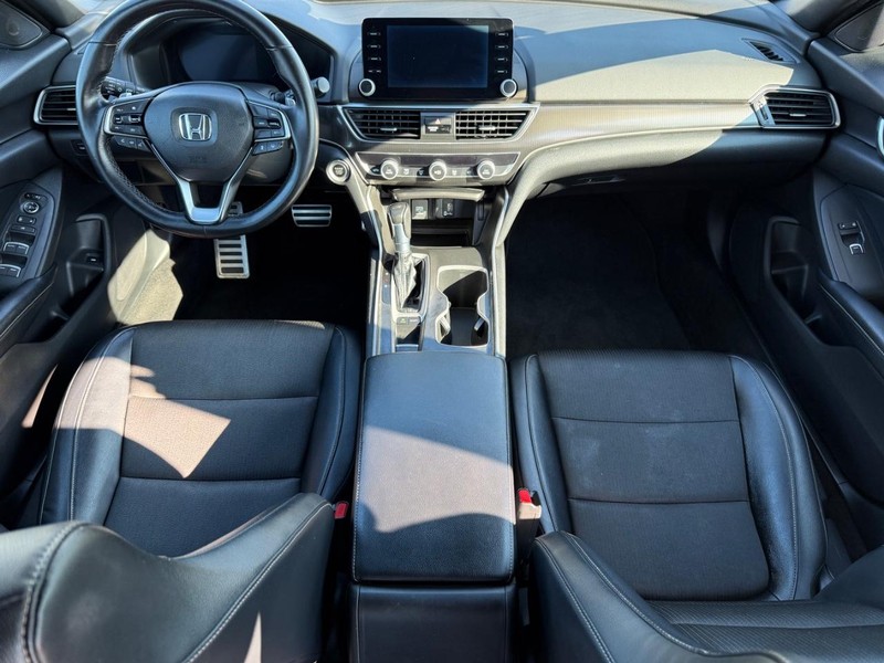 Honda Accord Sedan Vehicle Image 11