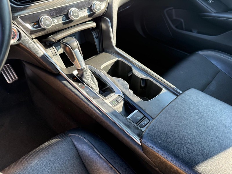 Honda Accord Sedan Vehicle Image 19