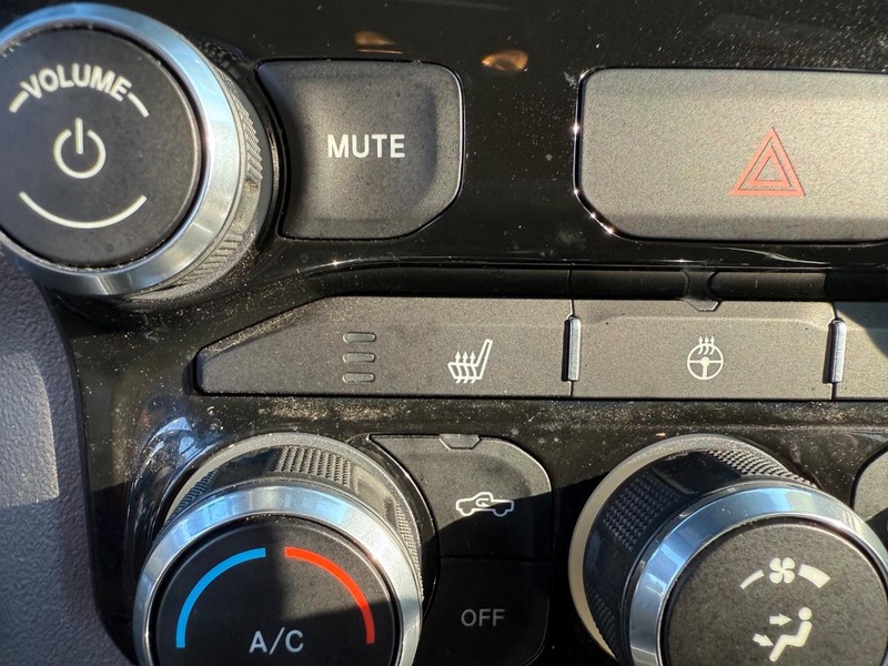 Ram 1500 Vehicle Image 16