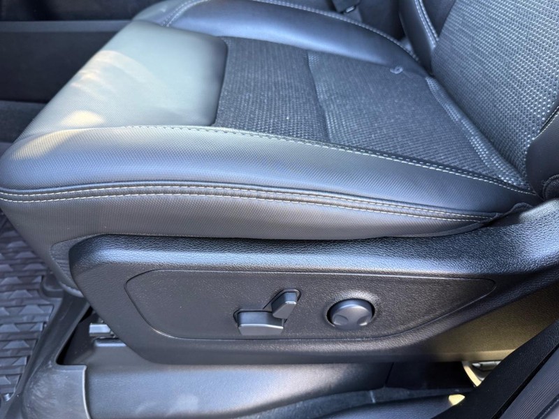 Ram 1500 Vehicle Image 24