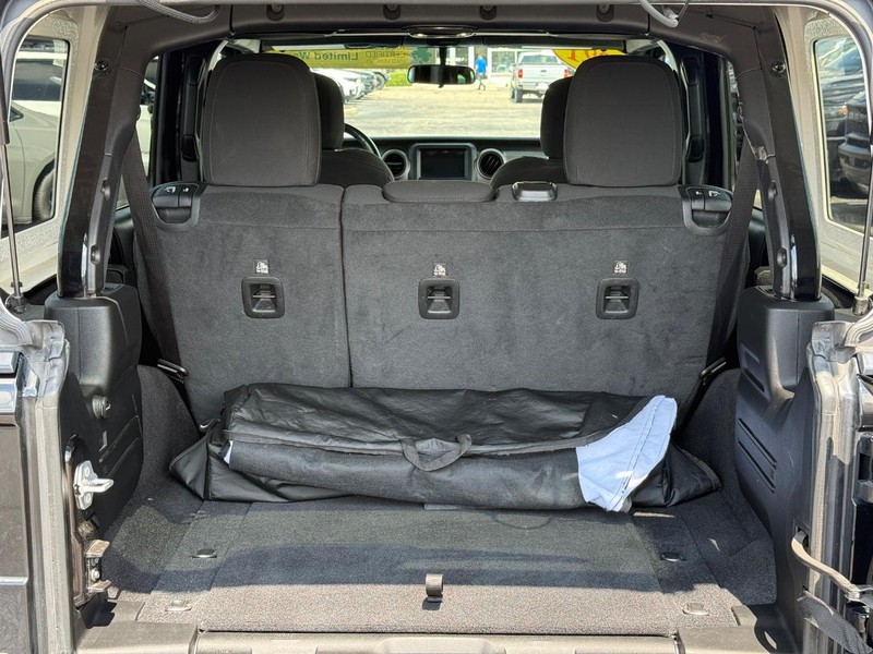 Jeep Wrangler Vehicle Image 07