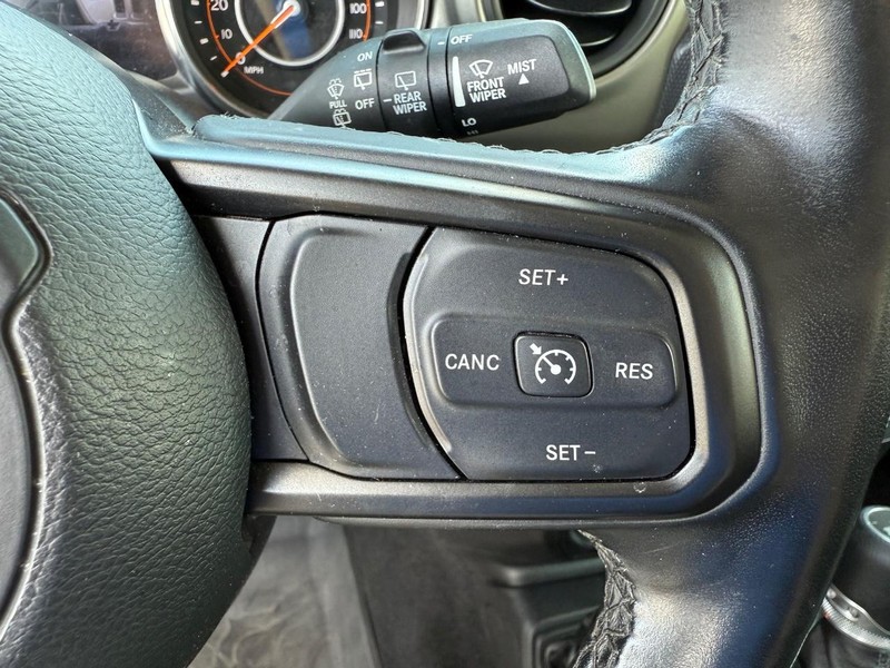Jeep Wrangler Vehicle Image 14