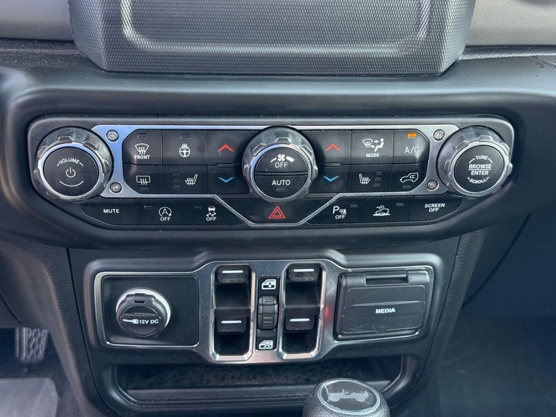 Jeep Wrangler Vehicle Image 19