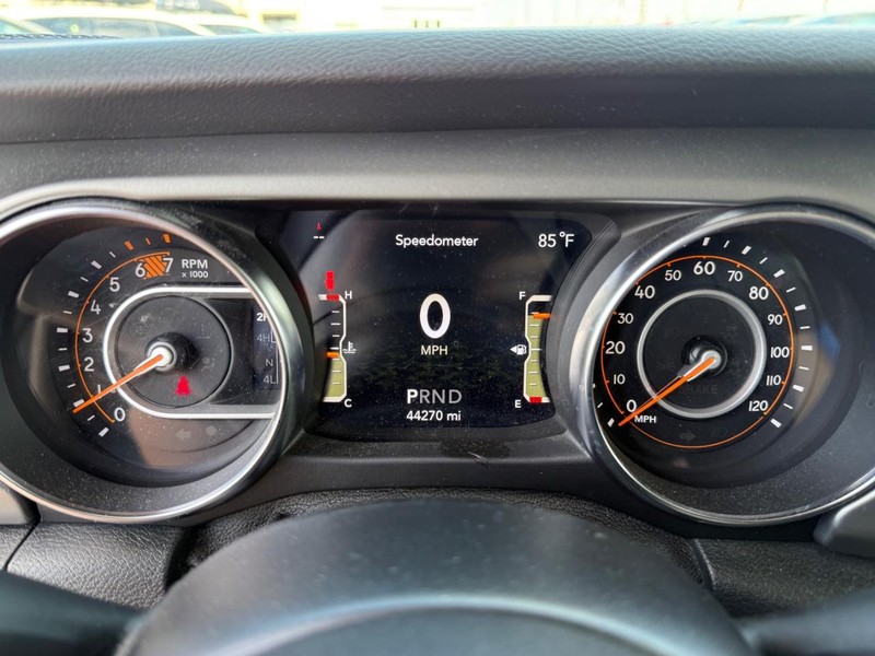 Jeep Wrangler Vehicle Image 22