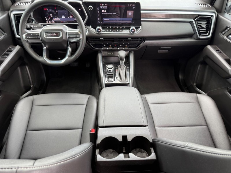 GMC Canyon Vehicle Image 12