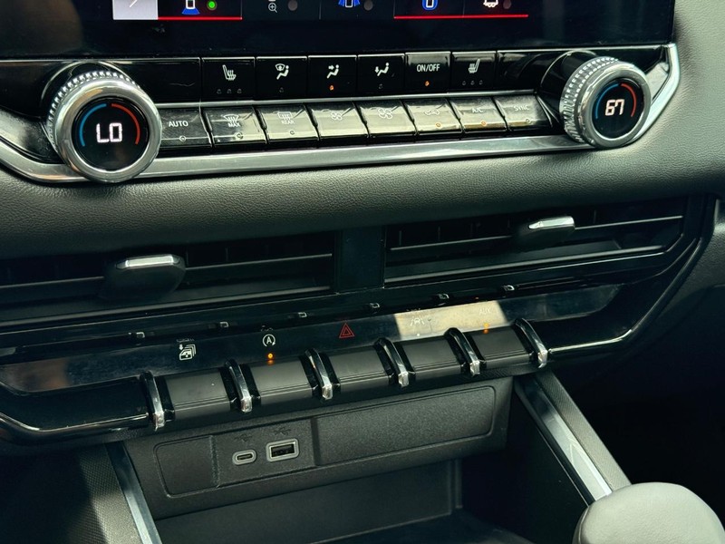 GMC Canyon Vehicle Image 19
