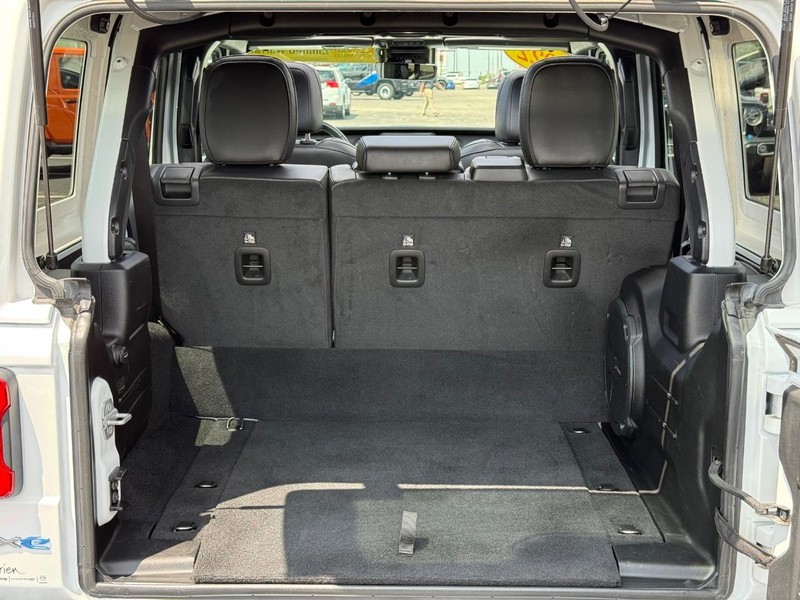 Jeep Wrangler 4xe Vehicle Image 07
