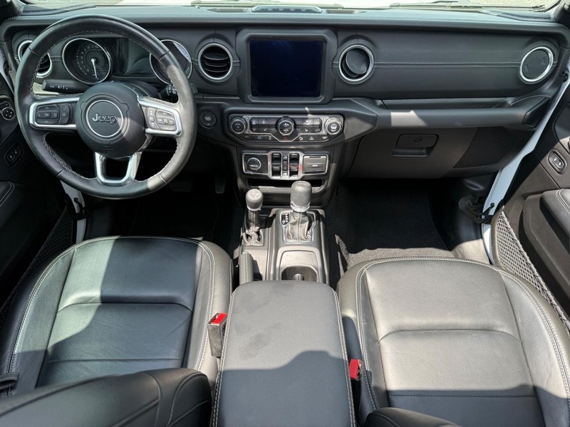Jeep Wrangler 4xe Vehicle Image 12