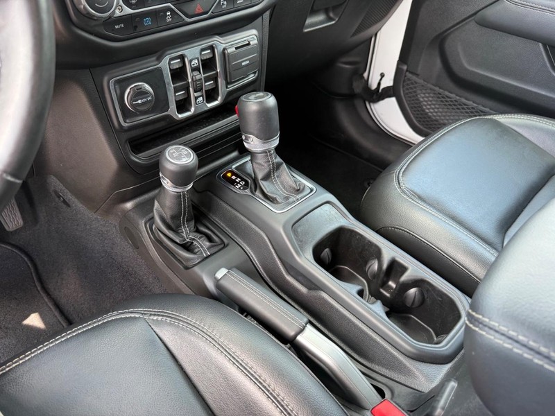 Jeep Wrangler 4xe Vehicle Image 21