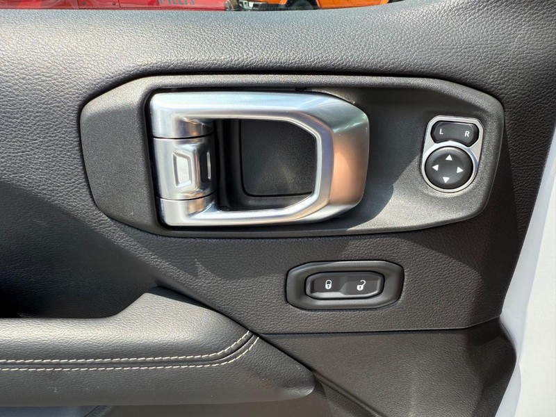 Jeep Wrangler 4xe Vehicle Image 26
