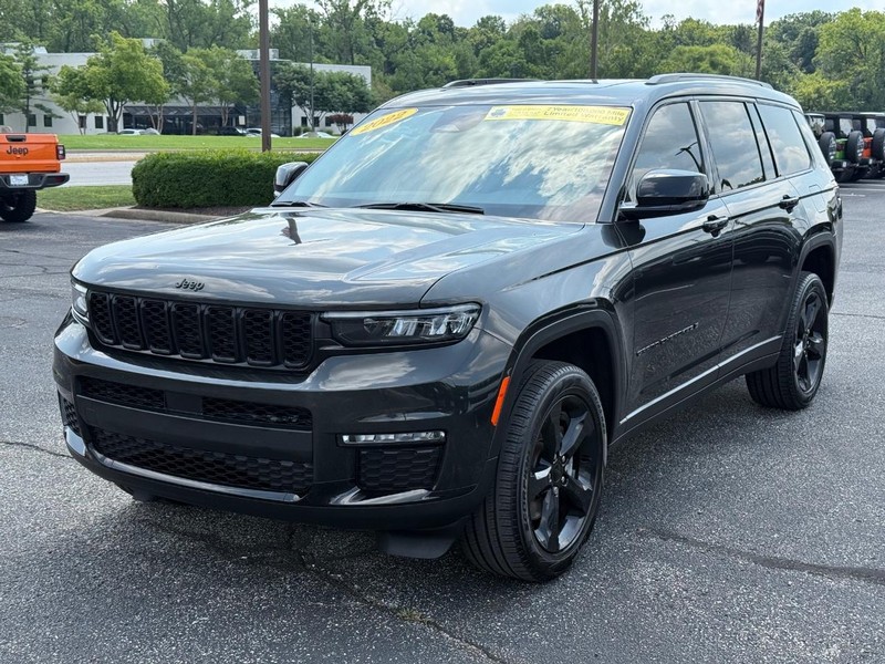 Jeep Grand Cherokee L Vehicle Image 09