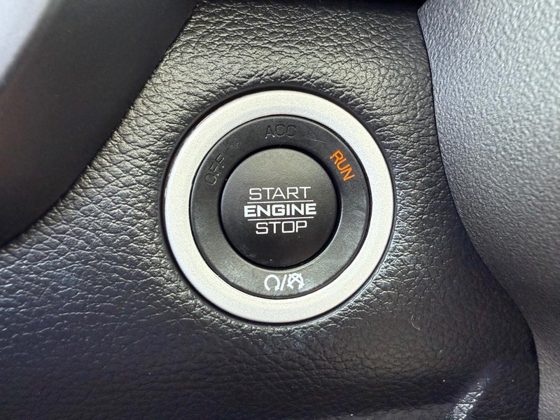 Ram 1500 Vehicle Image 16