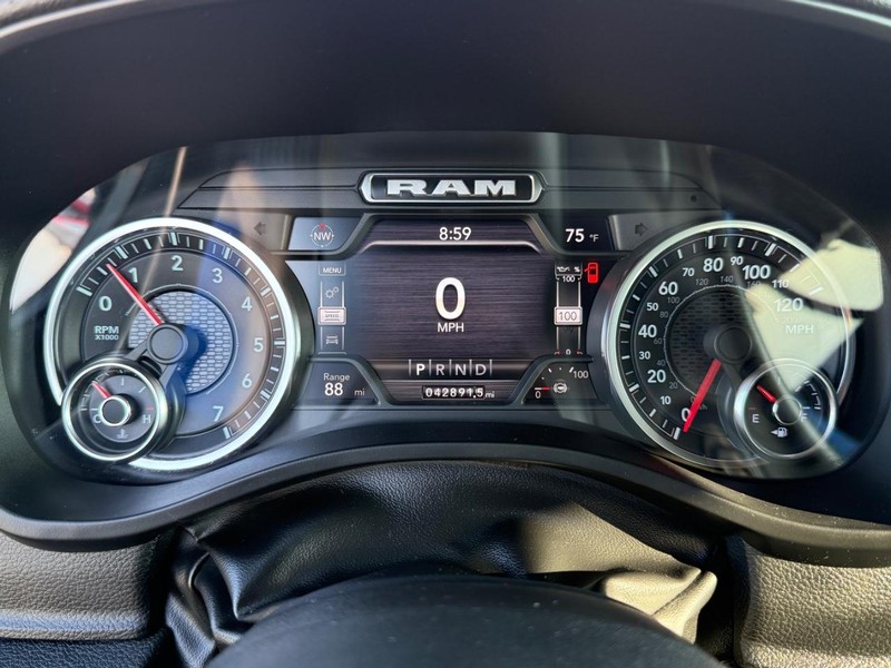Ram 1500 Vehicle Image 22
