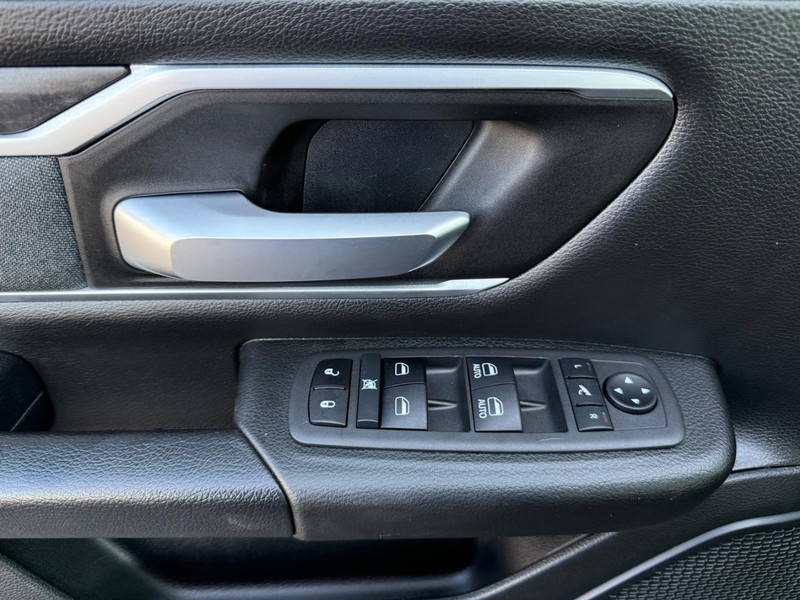 Ram 1500 Vehicle Image 24