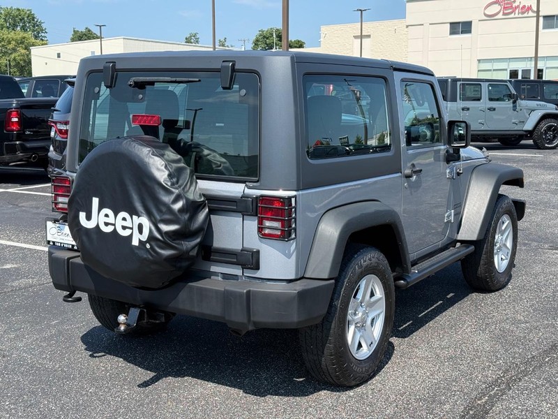 Jeep Wrangler Vehicle Image 03