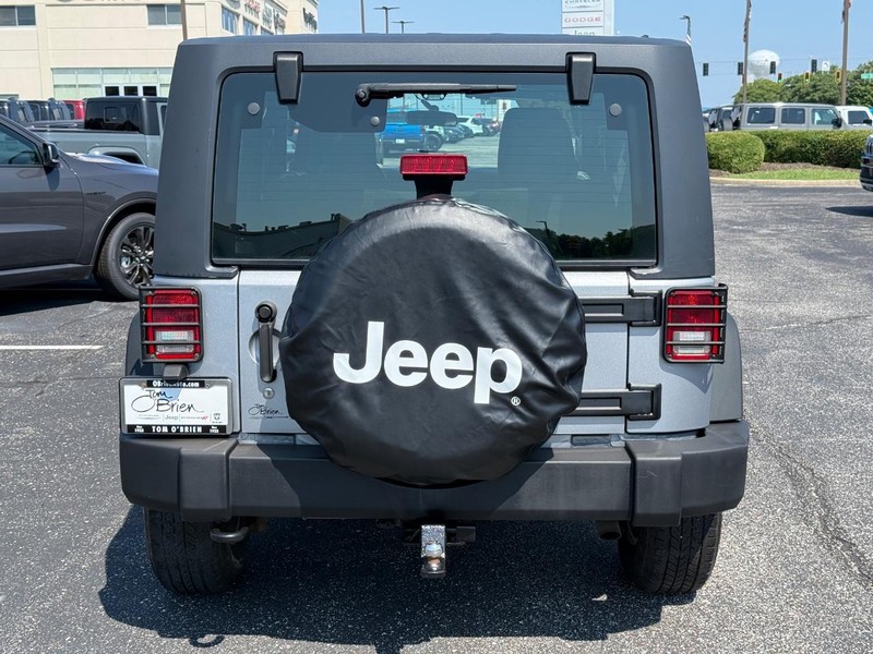 Jeep Wrangler Vehicle Image 04