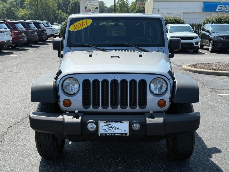 Jeep Wrangler Vehicle Image 09