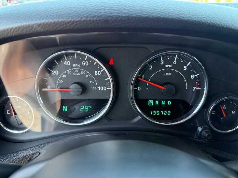 Jeep Wrangler Vehicle Image 19