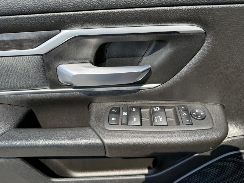 Ram 1500 Vehicle Image 24