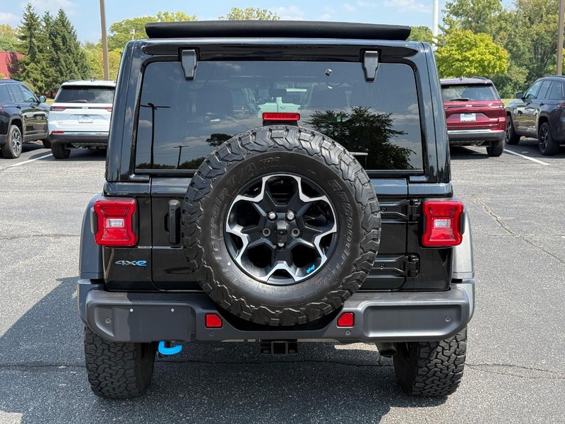 Jeep Wrangler 4xe Vehicle Image 04