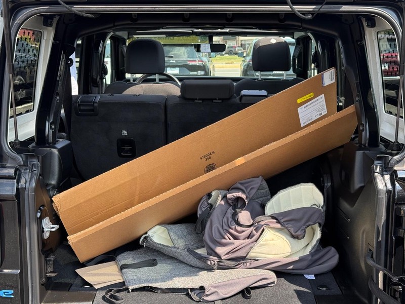 Jeep Wrangler 4xe Vehicle Image 07