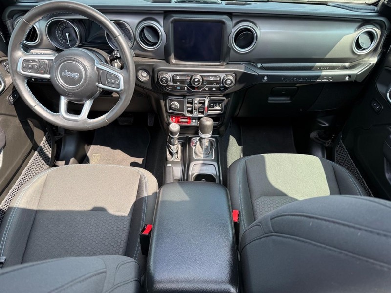 Jeep Wrangler 4xe Vehicle Image 12