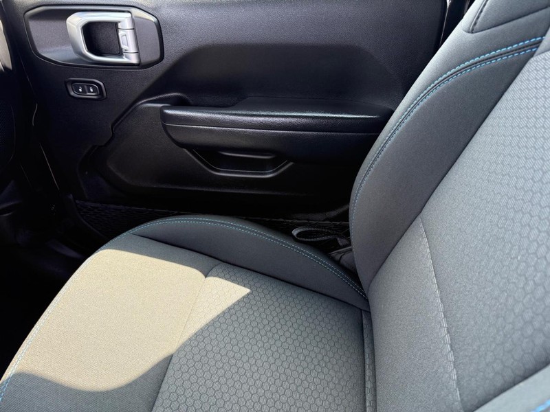 Jeep Wrangler 4xe Vehicle Image 21