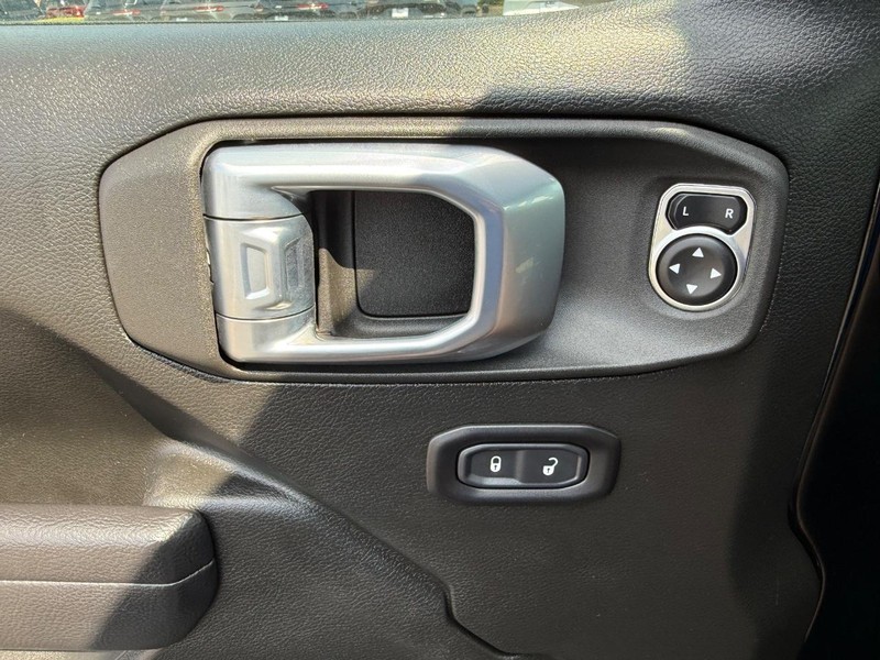 Jeep Wrangler 4xe Vehicle Image 25